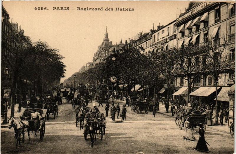 Carte postale ancienne Paris 9e - Boulevard des Italiens à Paris 9e