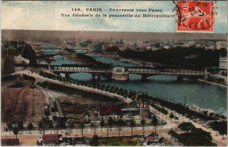 Carte postale ancienne Panorama vers Passy - Vue Générale de la passerelle du Métropolitain à Paris 16e