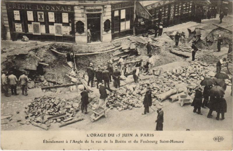 Carte postale ancienne Paris Orage Du 15 Juin Rue de la Boetie Eboulement
