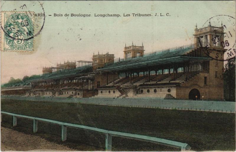 Carte postale ancienne Bois de Boulogne - Longchamp - Les Tribunes à Paris 16e