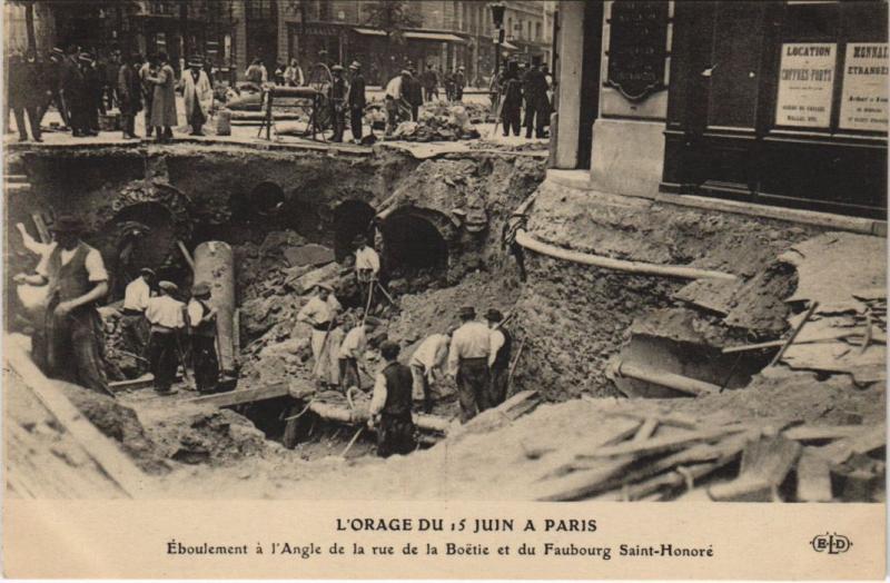 Carte postale ancienne Paris Orage Du 15 Juin Rue de la Boetie Eboulement