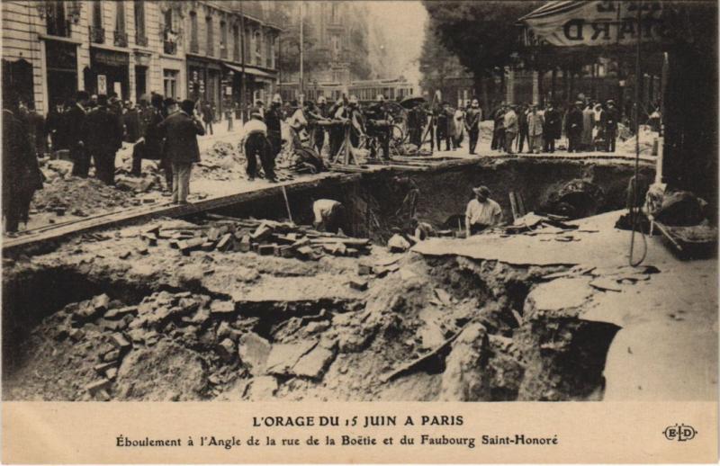 Carte postale ancienne Paris Orage Du 15 Juin Rue de la Boetie Eboulement