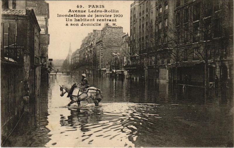 Carte postale ancienne Paris 11e - Avenue Ledru-Rollin à Paris 11e