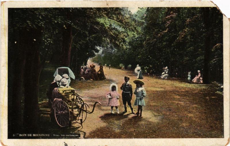 Carte postale ancienne Bois de Boulogne - Sous les ombrages à Paris 16e