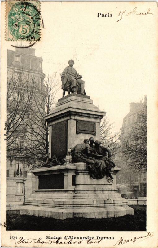 Carte postale ancienne Statue d'Alexandre Dumas à Paris 17e