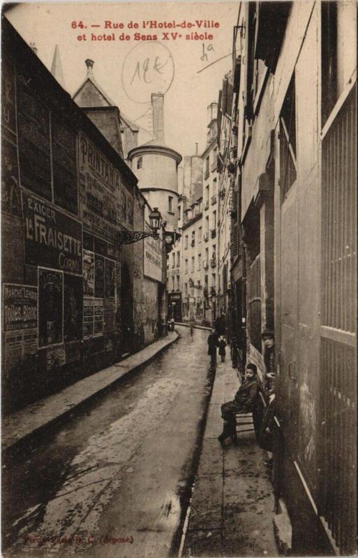 Carte postale ancienne Paris 3e - Rue de l'Hotel de Ville à Paris 3e
