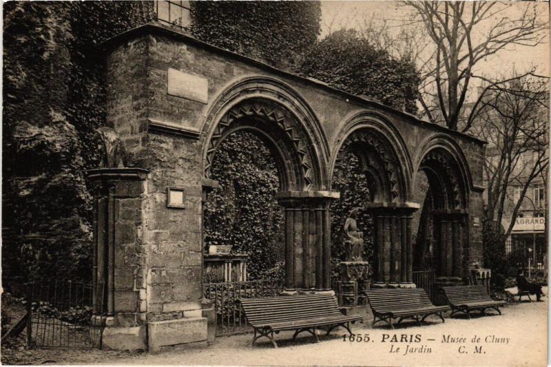Carte postale ancienne Paris 5e-Musée de Cluny-Le Jardin à Paris 5e