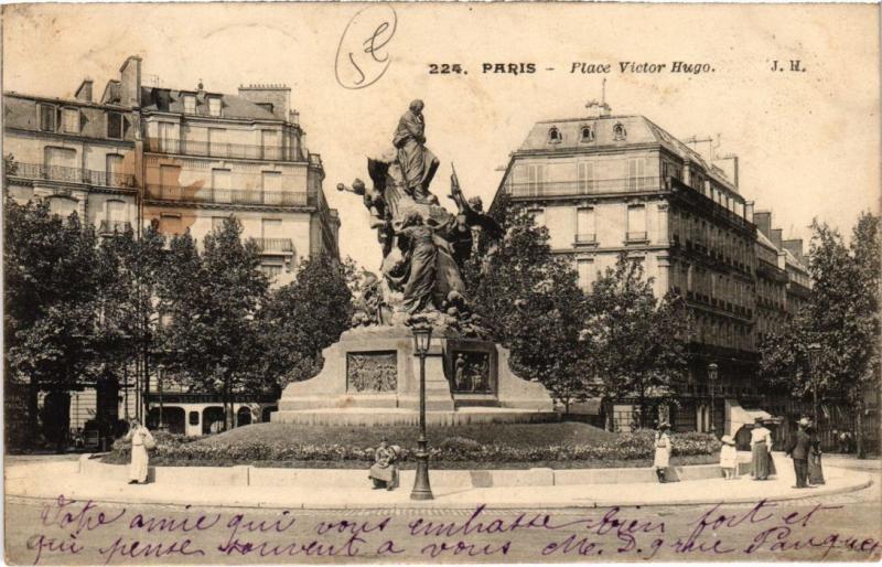 Carte postale ancienne Place Victor Hugo à Paris 16e