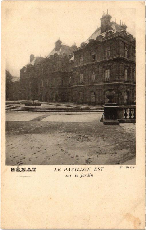 Carte postale ancienne Paris 3e - Le Pavillon Est à Paris 3e
