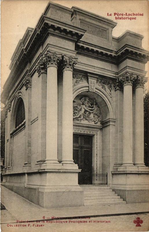 Carte postale ancienne Le Père-Lachaise - Monument de Thiers à Paris 20e