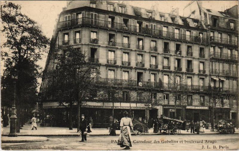 Carte postale ancienne Paris 13e - Carrefour des Gobelins et boulevard Arago à Paris 13e