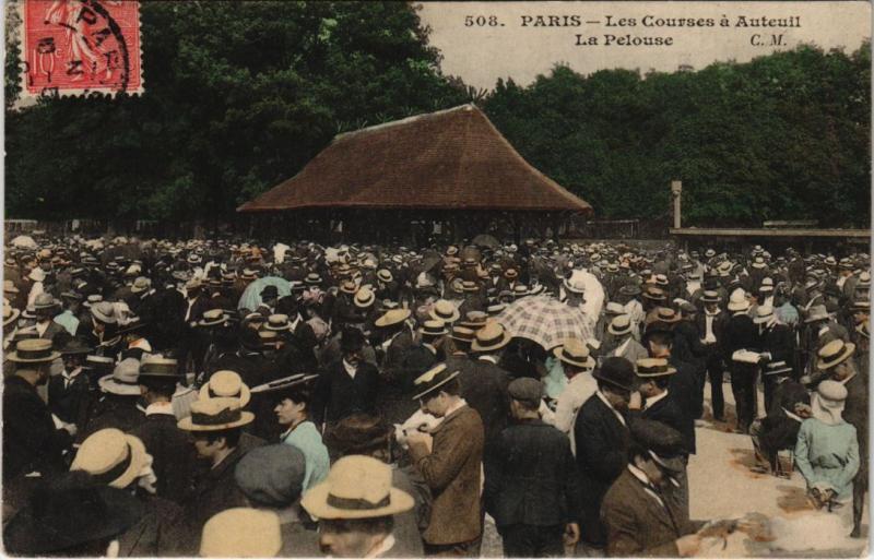 Carte postale ancienne Les Courses à Auteuil - La Pelouse à Paris 16e