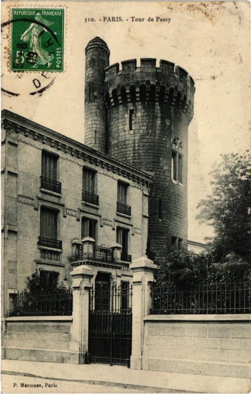 Carte postale ancienne Passy - Tour de Passy à Paris 16e