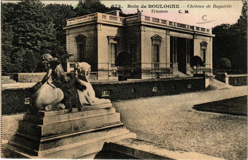 Carte postale ancienne Bois de Boulogne - Château de Bagatelle - Trianon à Paris