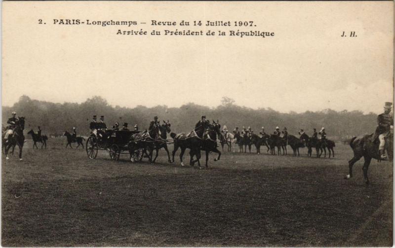 Carte postale ancienne Longchamps — Revue du 14 Juillet 1907 - Arrivée du Président de la République à Paris