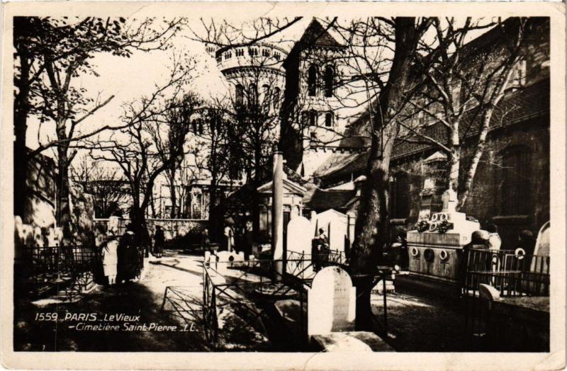 Carte postale ancienne Le Vieux Cimetière Saint-Pierre à Paris 18e
