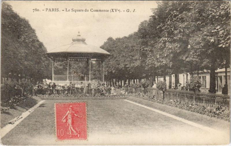 Carte postale ancienne Le Square du Commerce à Paris 15e