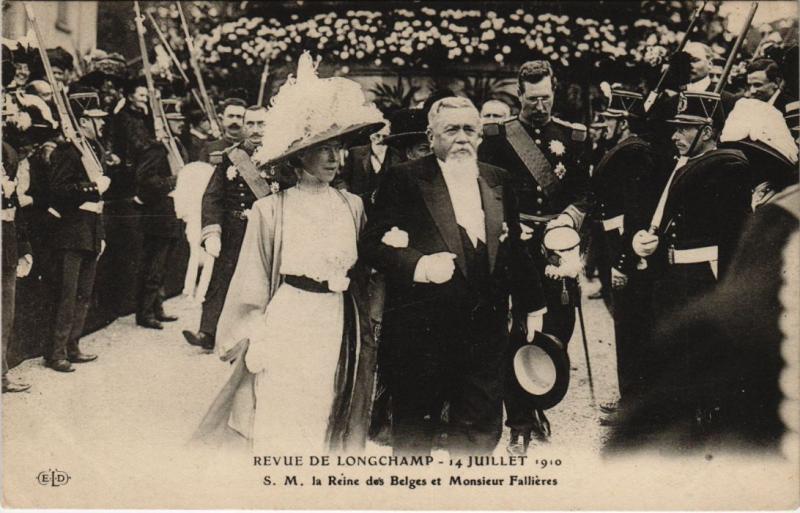 Carte postale ancienne Revue de Longchamp - 14 Juillet 1910 - Sa Majesté la Reine des Belges et Monsieur Fallières à Paris 16e