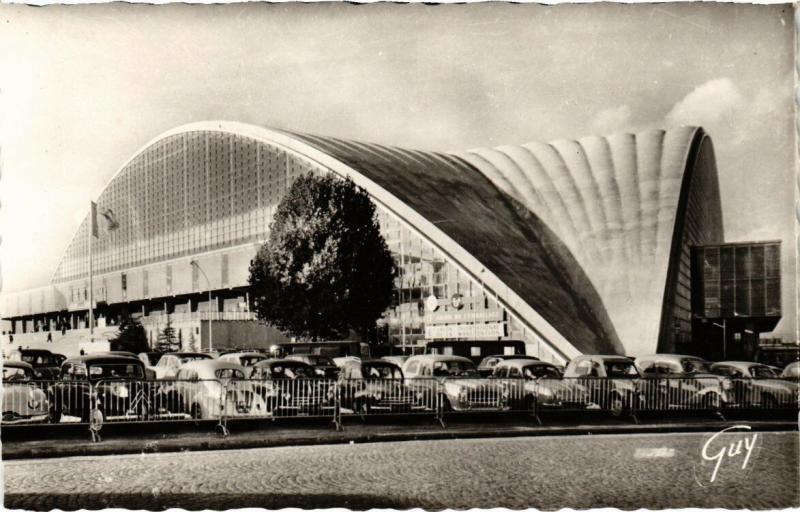 Carte postale ancienne Paris 18e - Le Palais des Expositions à Puteaux