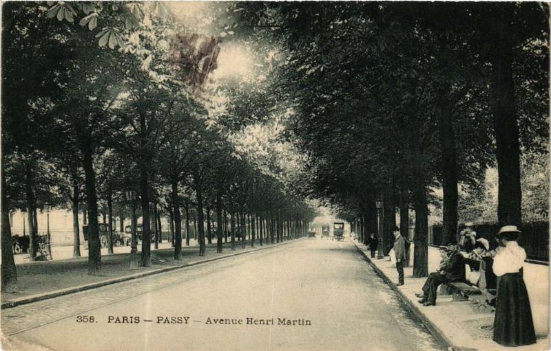 Carte postale ancienne Avenue Henri Martin à Paris 16e
