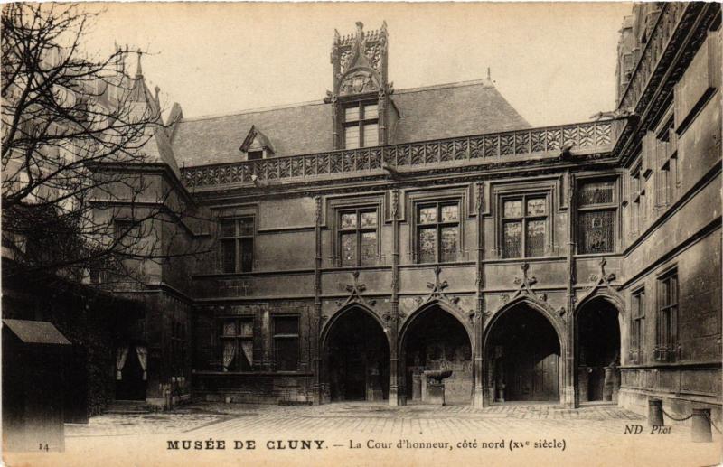 Carte postale ancienne Paris 5e-Musée de Cluny-La Cour d'honneur à Paris 5e