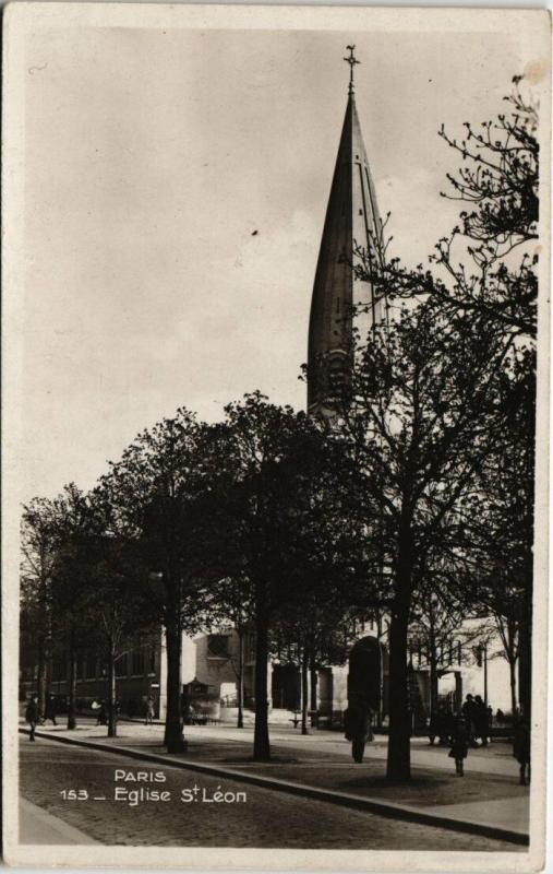 Carte postale ancienne Eglise Saint Léon à Paris 15e