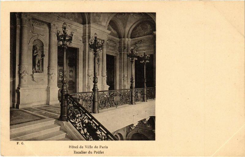Carte postale ancienne Paris 4e Hotel de Ville-Escalier du Préfet à Paris 4e