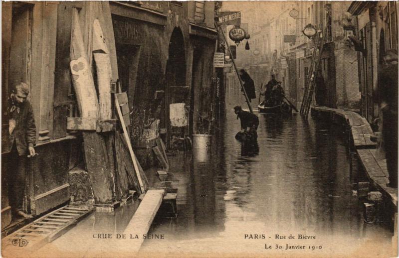 Carte postale ancienne Paris 5e-Crue de la Seine-Rue de Biévre à Paris 5e