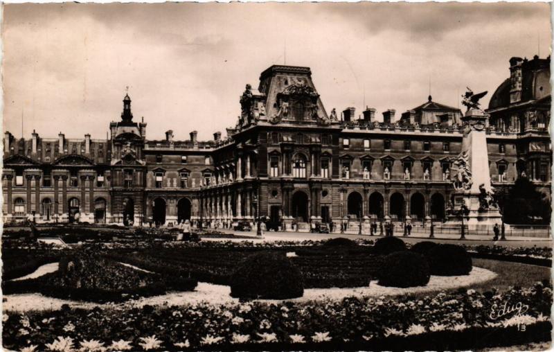 Carte postale ancienne Paris (1e) - Le Louvre à Paris 1er