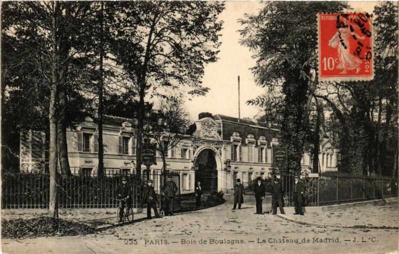 Carte postale ancienne Bois de Boulogne - Le Château de Madrid à Neuilly-sur-Seine