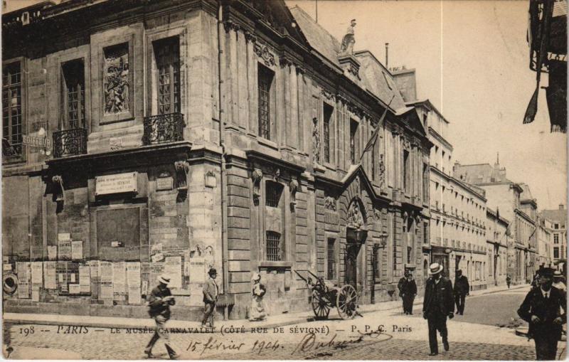 Carte postale ancienne Paris 3e - Le Musée Carnavalet (Côté Rue de Sévigné) à Paris 3e