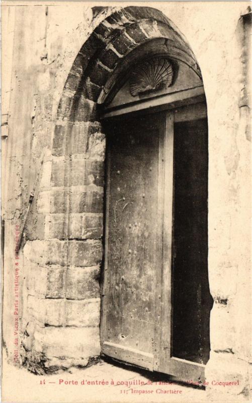 Carte postale ancienne Paris 5e Porte d'entrée a coquille de ancien Collége de Cocquerel à Paris 5e
