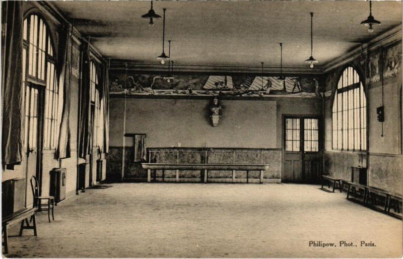 Carte postale ancienne Ecole Communale de Jeunes Filles - Rue de la Bidassoa - Le Préau à Paris 20e