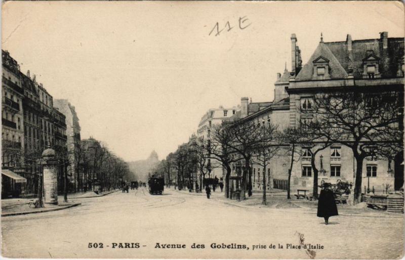 Carte postale ancienne Avenue des Gobelins, prise de la Place d'Italie à Paris 13e