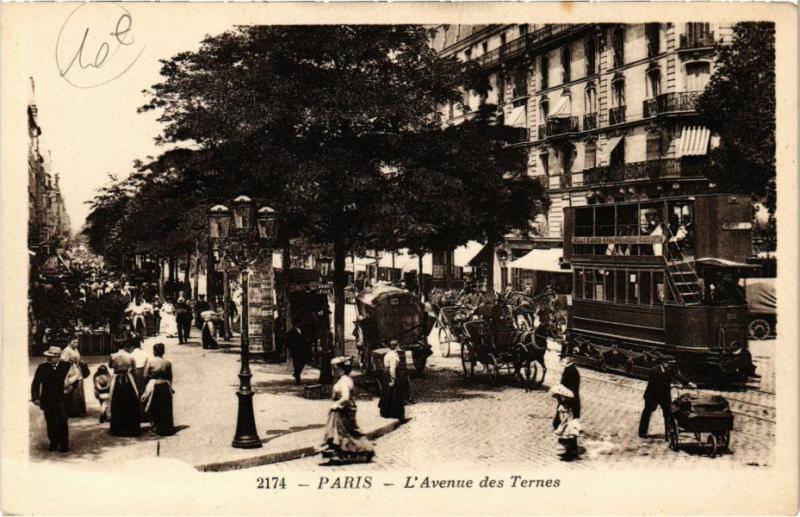 Carte postale ancienne L'Avenue des Ternes à Paris 17e