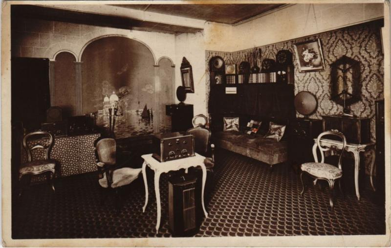Carte postale ancienne Salon d'Audition de la société des Radio-Salon - 148, Rue Legendre à Paris 17e