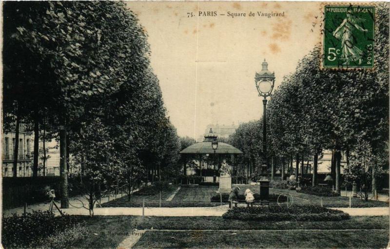 Carte postale ancienne Le Square de Vaugirard à Paris 15e