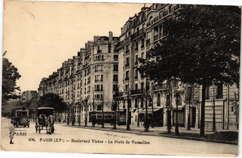 Carte postale ancienne Boulevard Victor - La Porte de Versailles à Paris 15e