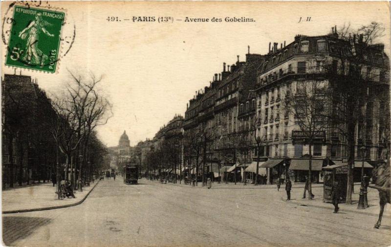 Carte postale ancienne Avenue des Gobelins à Paris 5e