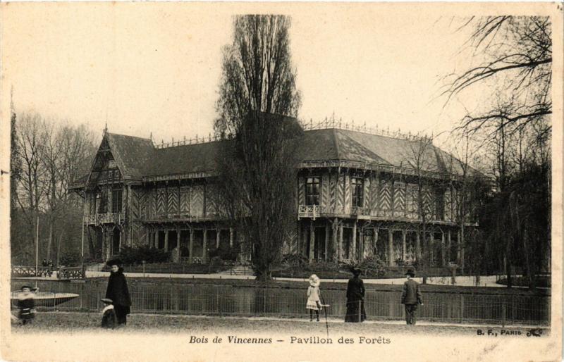 Carte postale ancienne Paris 12e-Bois de Vincennes-Pavillon des Foréts à Paris 12e