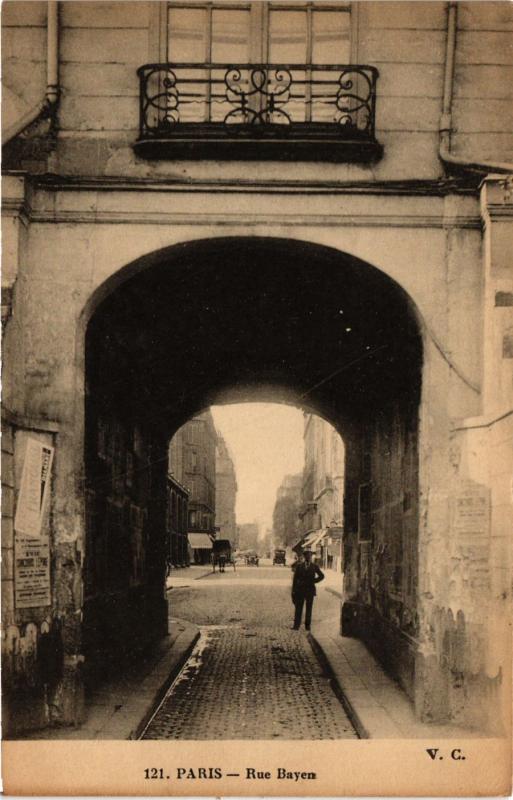 Carte postale ancienne Rue Bayen à Paris 17e