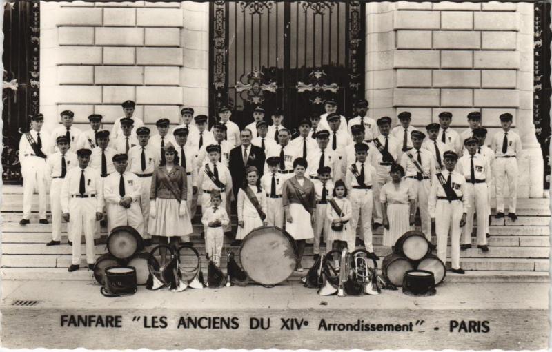 Carte postale ancienne Paris - Fanfare Les Anciens du 14e Arrondissement à Paris