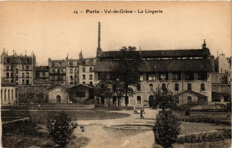 Carte postale ancienne Paris 5e-Val de Grace-La Lingerie à Paris 5e