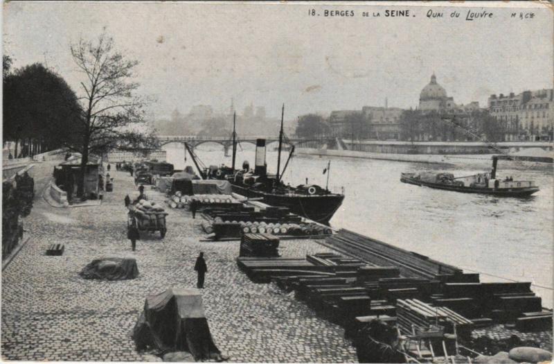 Carte postale ancienne Paris 1e Quai de la Louvre à Paris 1er