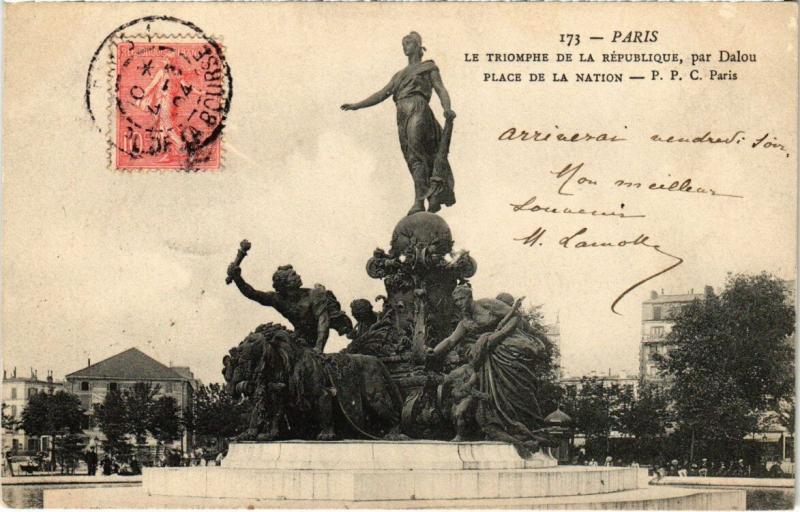 Carte postale ancienne Paris 3e - Le Triomphe de la République à Paris 3e