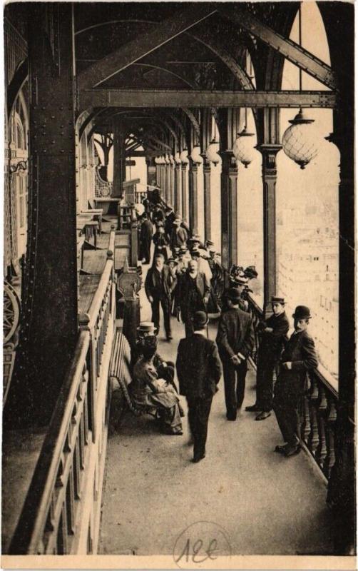 Carte postale ancienne Paris - Parisiens à Paris