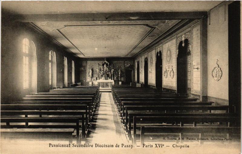 Carte postale ancienne Pensionnat Secondaire Diocésain de Passy - Chapelle à Paris 16e