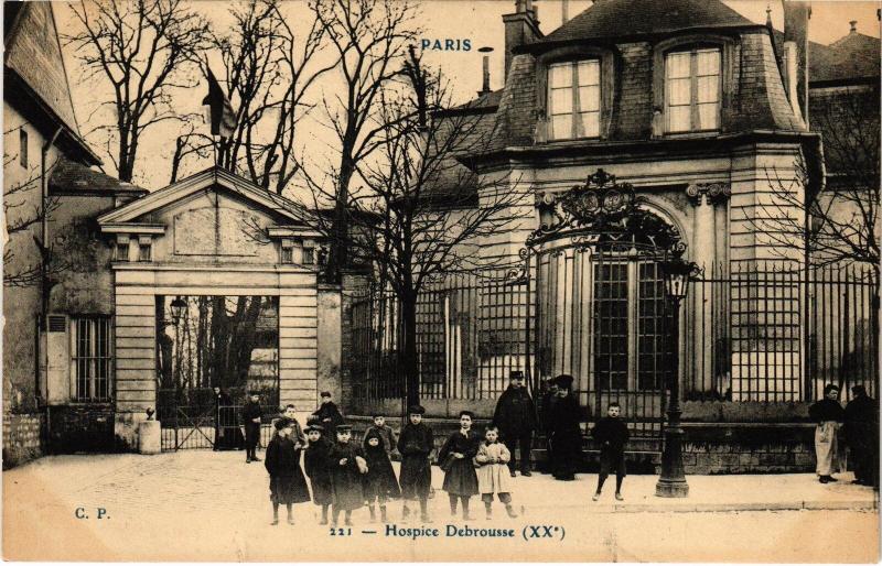 Carte postale ancienne Hospice Debrousse à Paris 20e