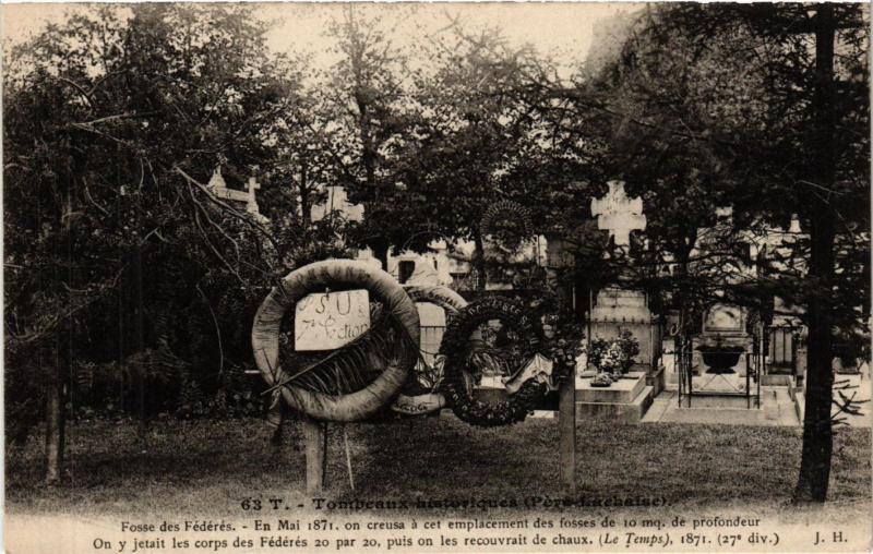 Carte postale ancienne Père-Lachaise - Fosses des Fédérés à Paris 20e