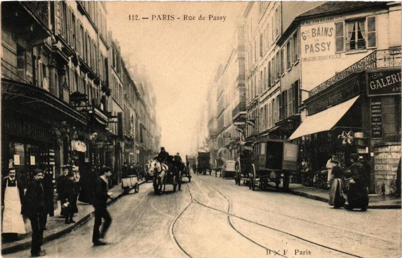 Carte postale ancienne Rue de Passy à Paris 16e